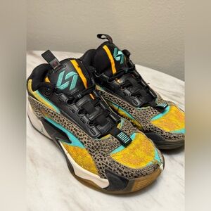 Jordan Luka 2 "The Pitch" basketball shoes youth size 7